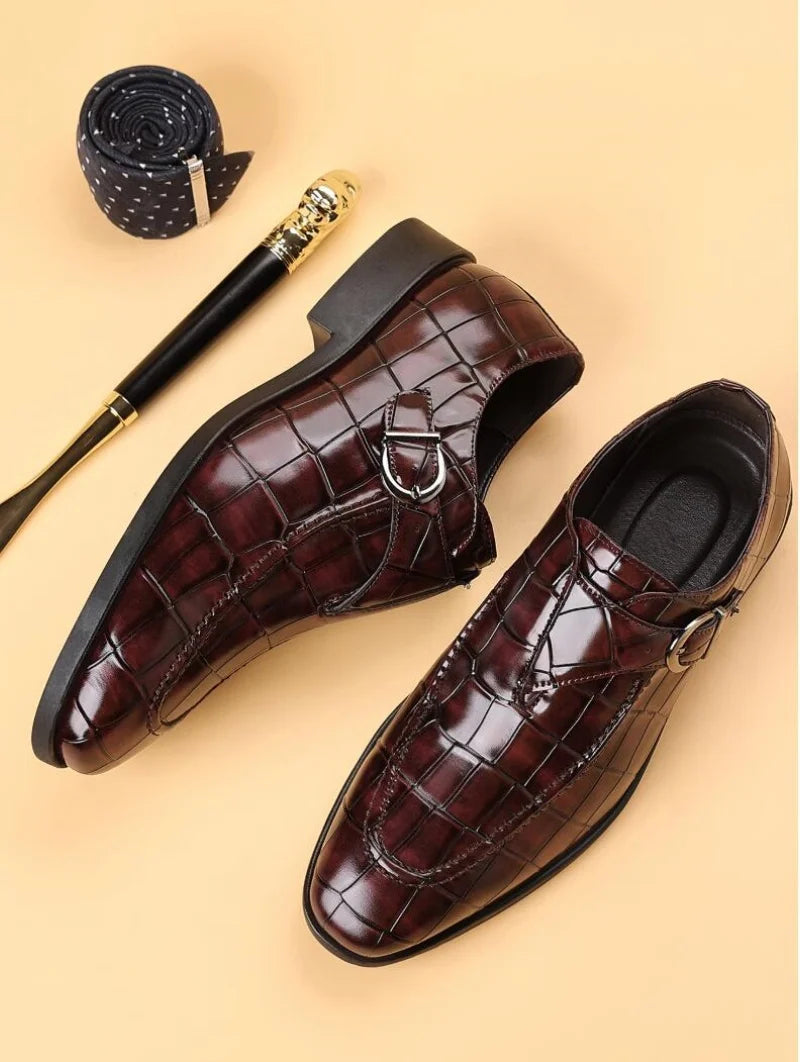 Autumn Retro Men Formal Shoes Slip on Men Casual Loafers Brand Moccasin Buckle Brogue Business Formal Men Shoes New Style
