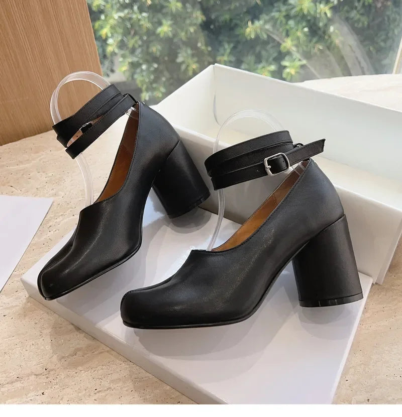 Vintage Spring Fashion Slipt Toe Tabi Women Pumps Chunky Round Heeled Ankle Strap High Heels Patent Leather Party Shoes