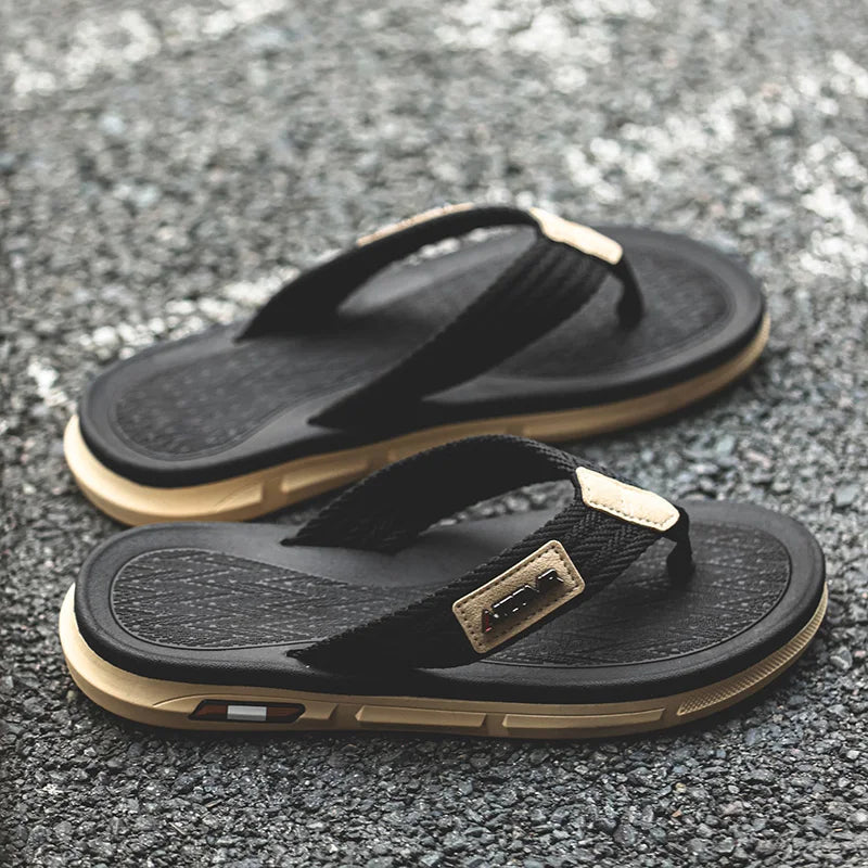 Stylish, versatile men’s moccasin sandals with soft soles, comfortable, slip-resistant, and durable, perfect for outdoor use.