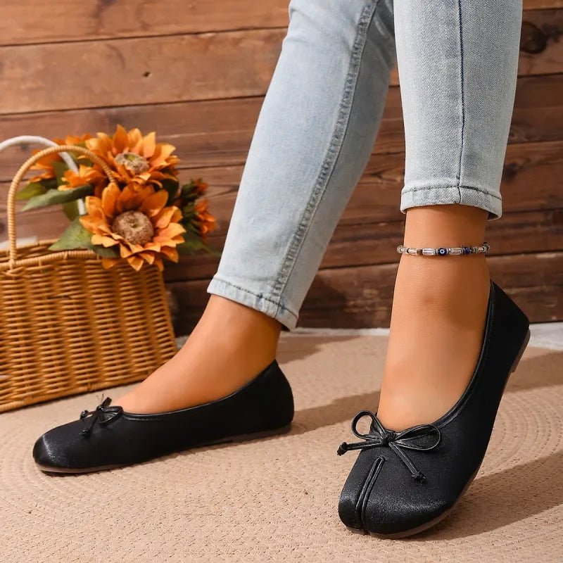 Tabi Ballet Flats for Women Split Toe Flat Shoes Elegant Bow Knot Slip on Shoes French Vintage Summer Flats Trendy Shoes