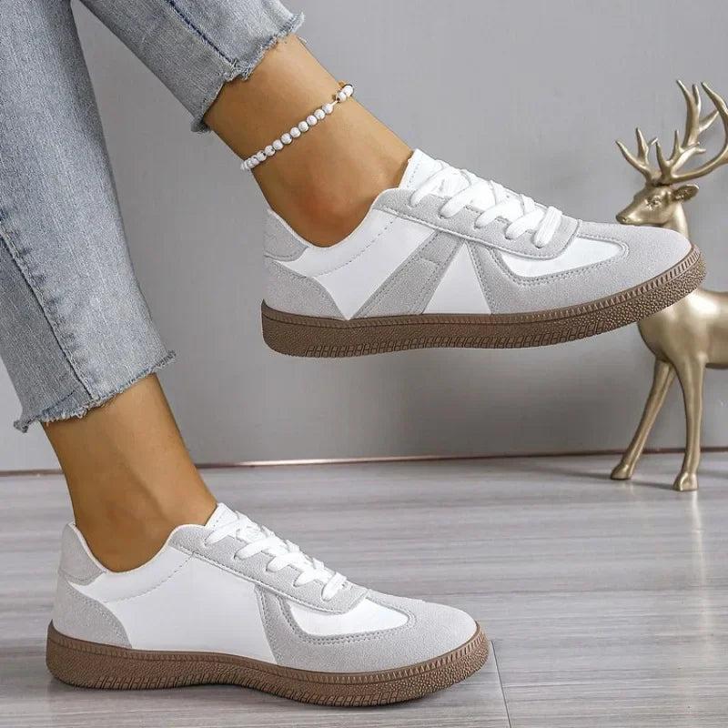 2025 autumn new flat sports shoes for women fashionable mixed color lace up vulcanized shoes comfortable casual shoes