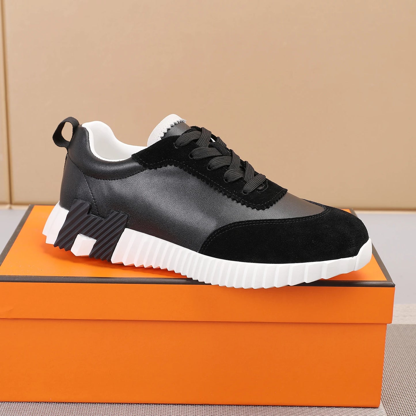 Leather Men's Shoes Comfortable Breathable British Style Casual Running Shoes Fashionable Board Shoes round Toe Thick Bottom