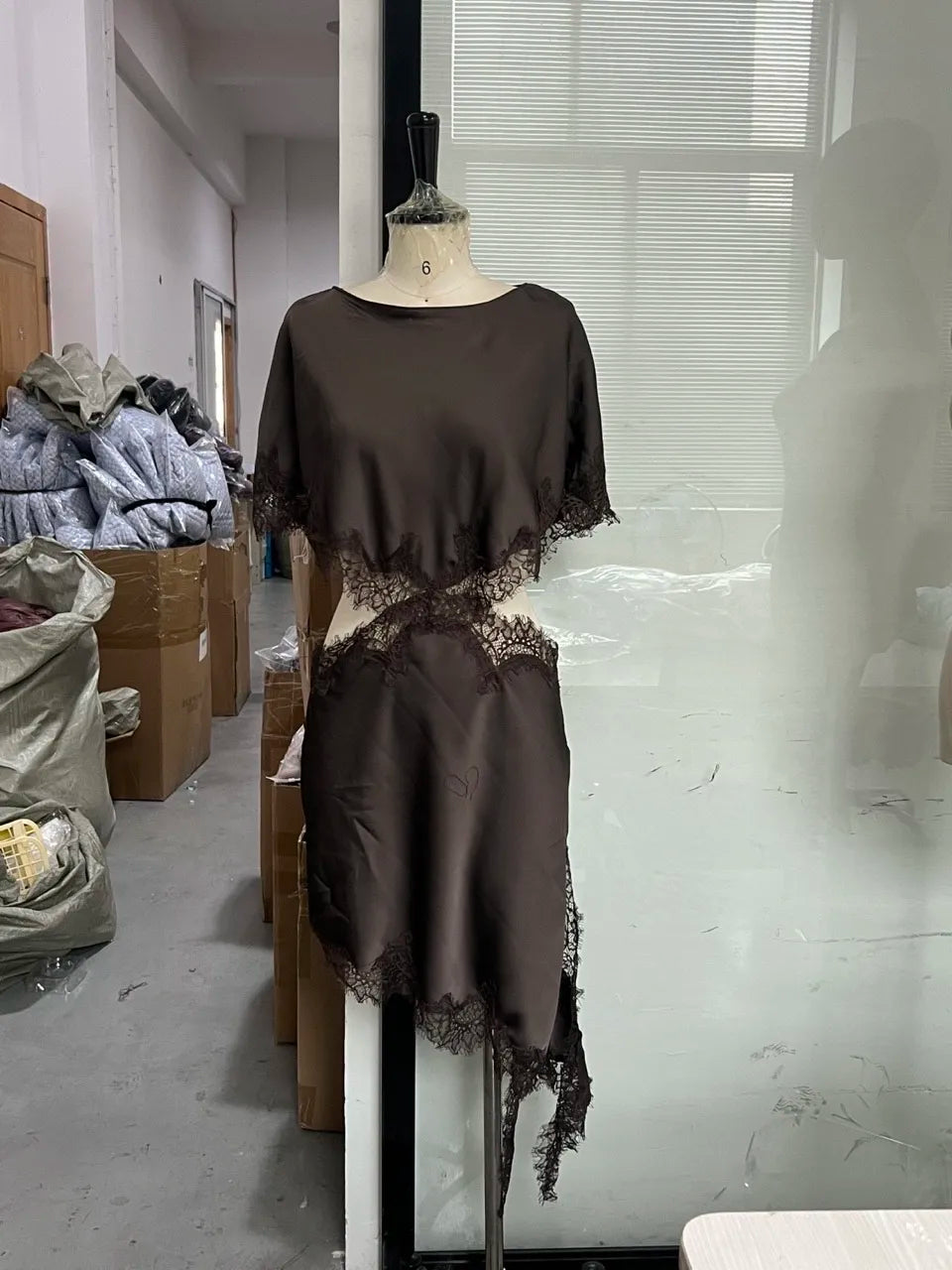 Women Vintage Elegance Knee-length Skirt Lace Edged O-neck Exposed Waist Brown Dress 2025 New Lady Party Club Fashion Clothing