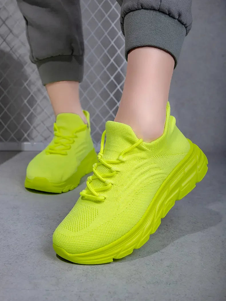Men's Gray Running Shoes - Breathable Mesh Lace Cushioned Flat Boots Lightweight Sports Training Shoes Casual Style Design Shoes