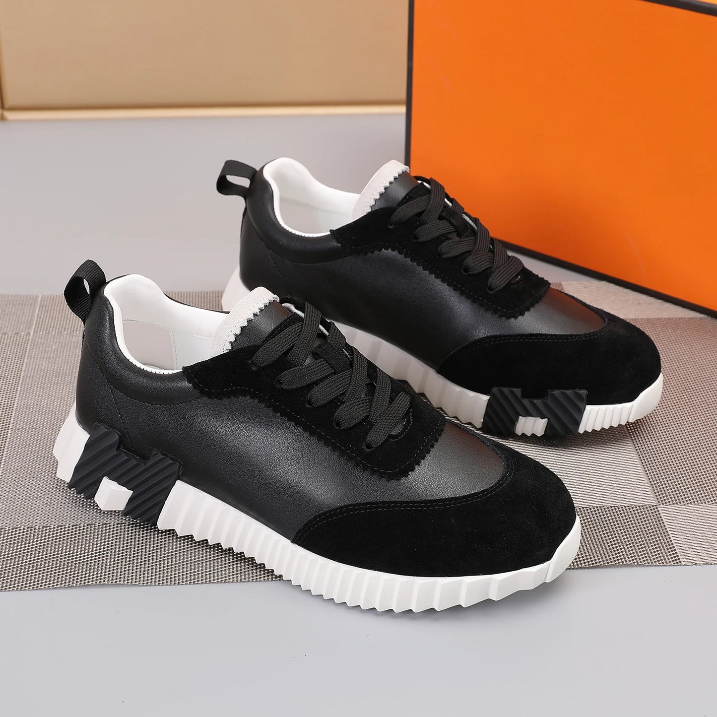 Leather Men's Shoes Comfortable Breathable British Style Casual Running Shoes Fashionable Board Shoes round Toe Thick Bottom
