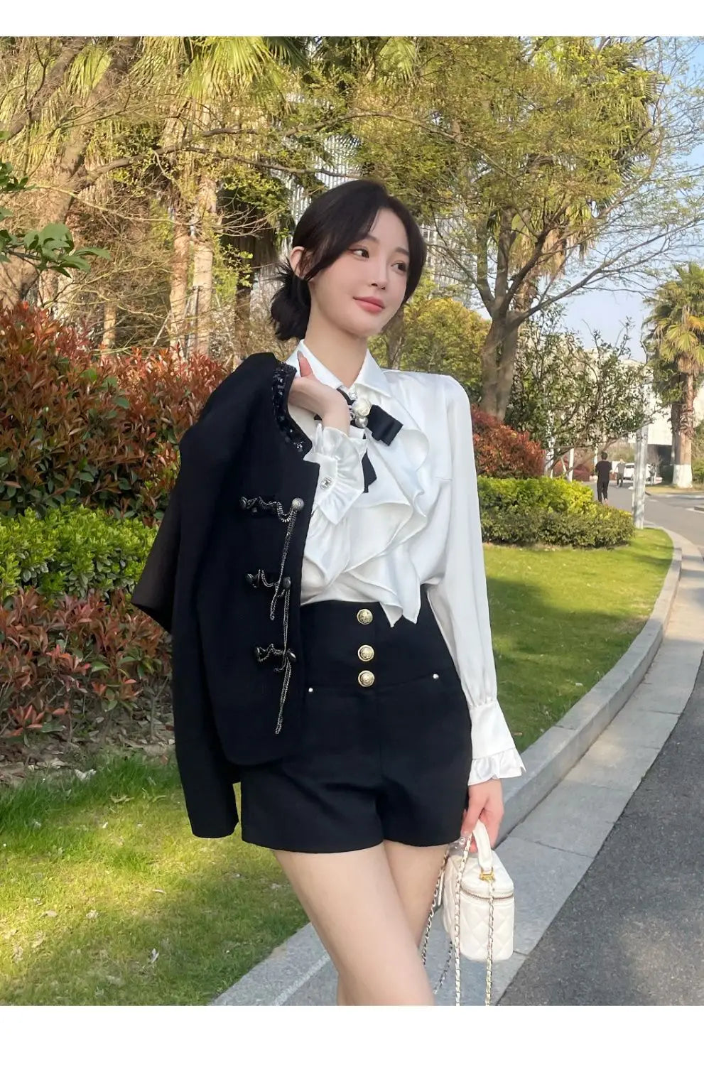 White Shirts Woman Lace Ruffles Blouses Sweet Female Peter Pan Coller Crop Long Sleeve Tops Preppy Ladies Temperament Tops Q190