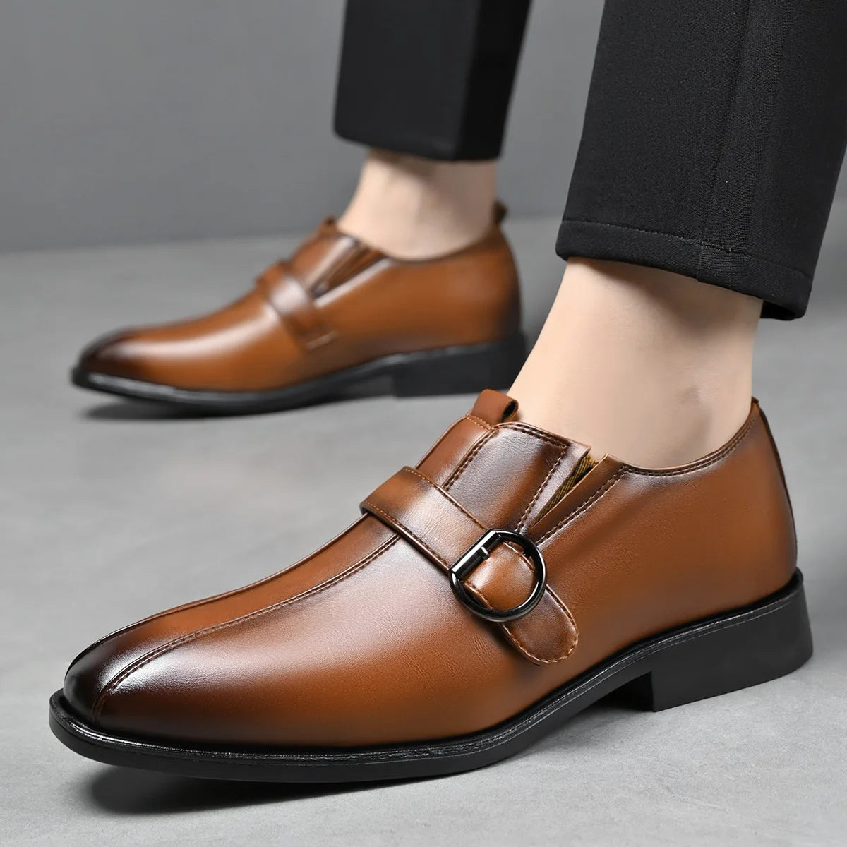 Designer Big Size 38-47 Men Dress Shoes Fashion Solid Color Wedding Shoes Male Spring Autumn Buckle Designer Man Leather Shoe