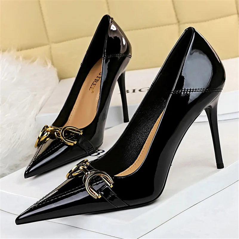 2023 Women Sexy 10cm High Heels Burgundy Nude Pumps Lady Stripper Stiletto Heels Glossy Leather Wedding Bridal Quality Red Shoes