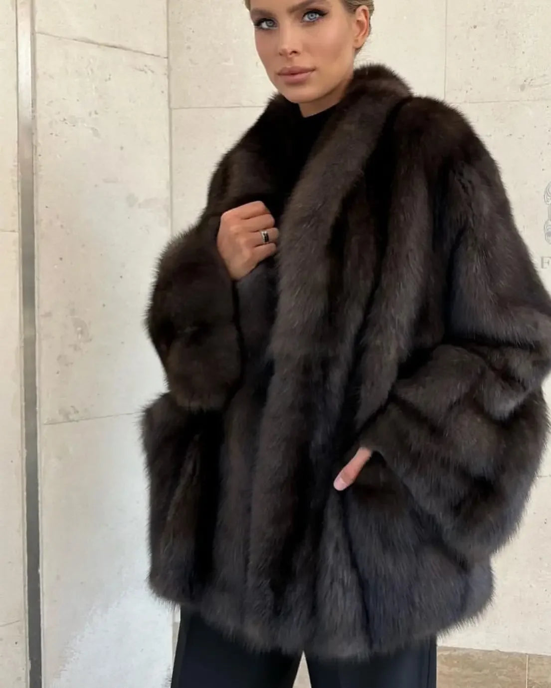 Women Thick Faux Fur Coat Lapel Hidden Button Loose  elegant lady Outerwear 2025 Fashion Female Street Commute Overcoat New