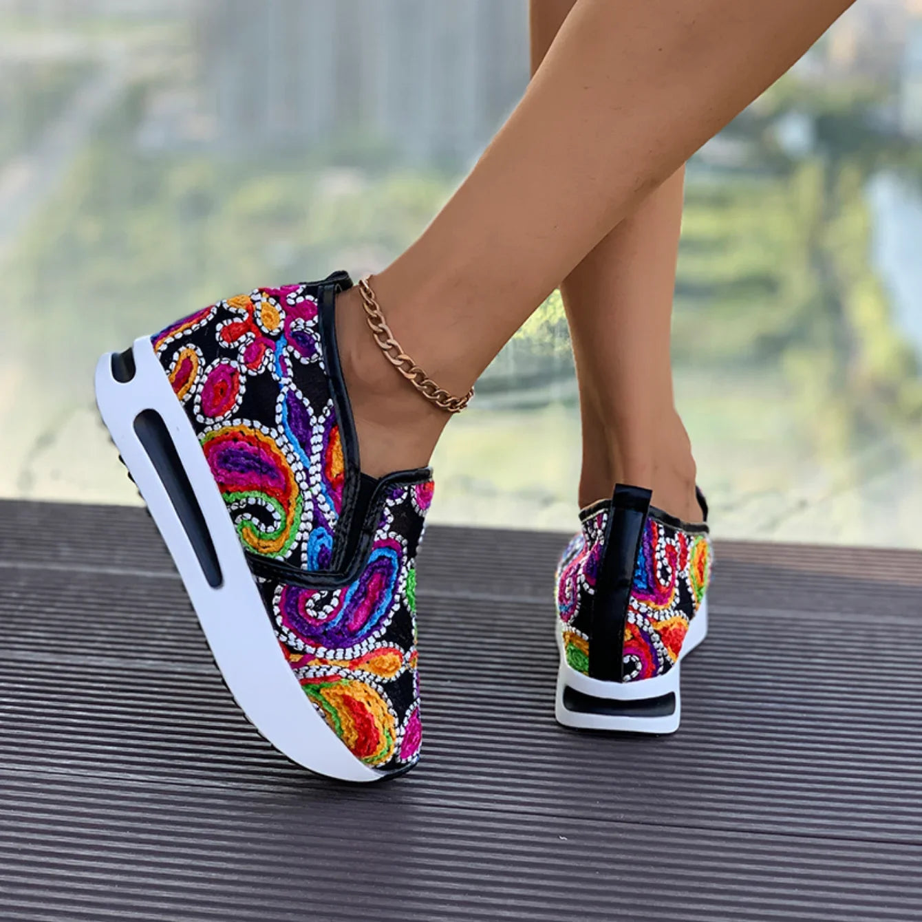 Women Sneakers Spring Autumn Slip on Casual Shoes for Women Embroidery Thick Platform Sneakers Women Breathable Mesh Loafers
