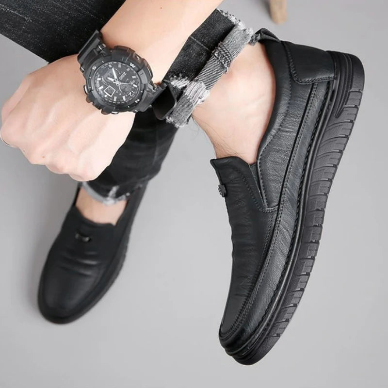 Handmade Men Leather Shoes Soft Sole Loafers Business Casual Shoes Slip on Men Shoes Classic Moccasins Lightweight Driving Flats