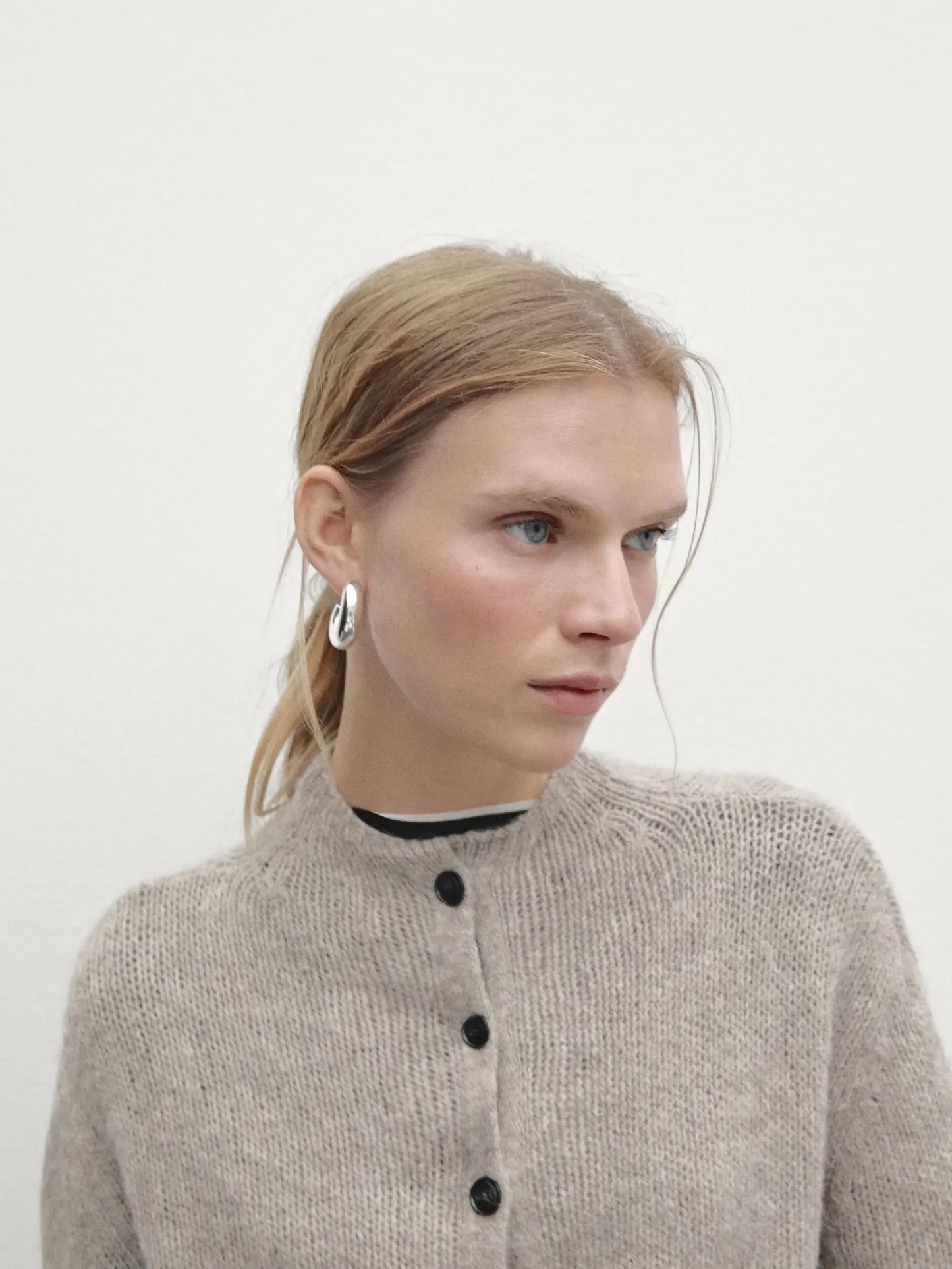 Ethereal costume 2026 MD YAZHIMEI spring new style of Women's Casual minimalist commuter style semi-turtleneck knit cardigan