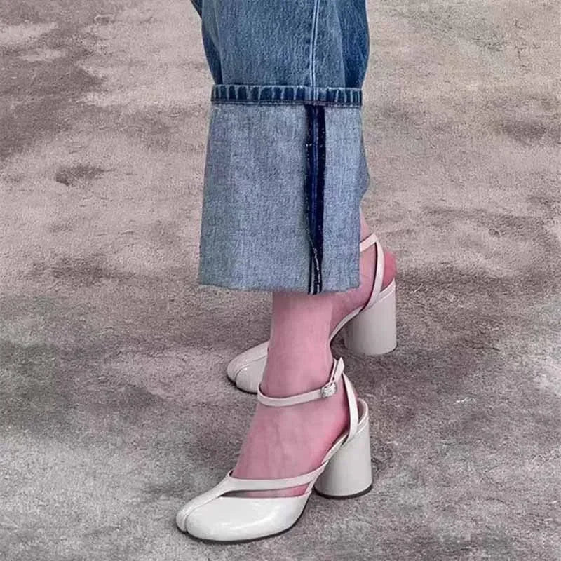 New Fashion Patent Leather Cross Belt Tabi Women's Pumps Spring and Summer Slingbags Split Toe Thick High Heels Chunky Shoes