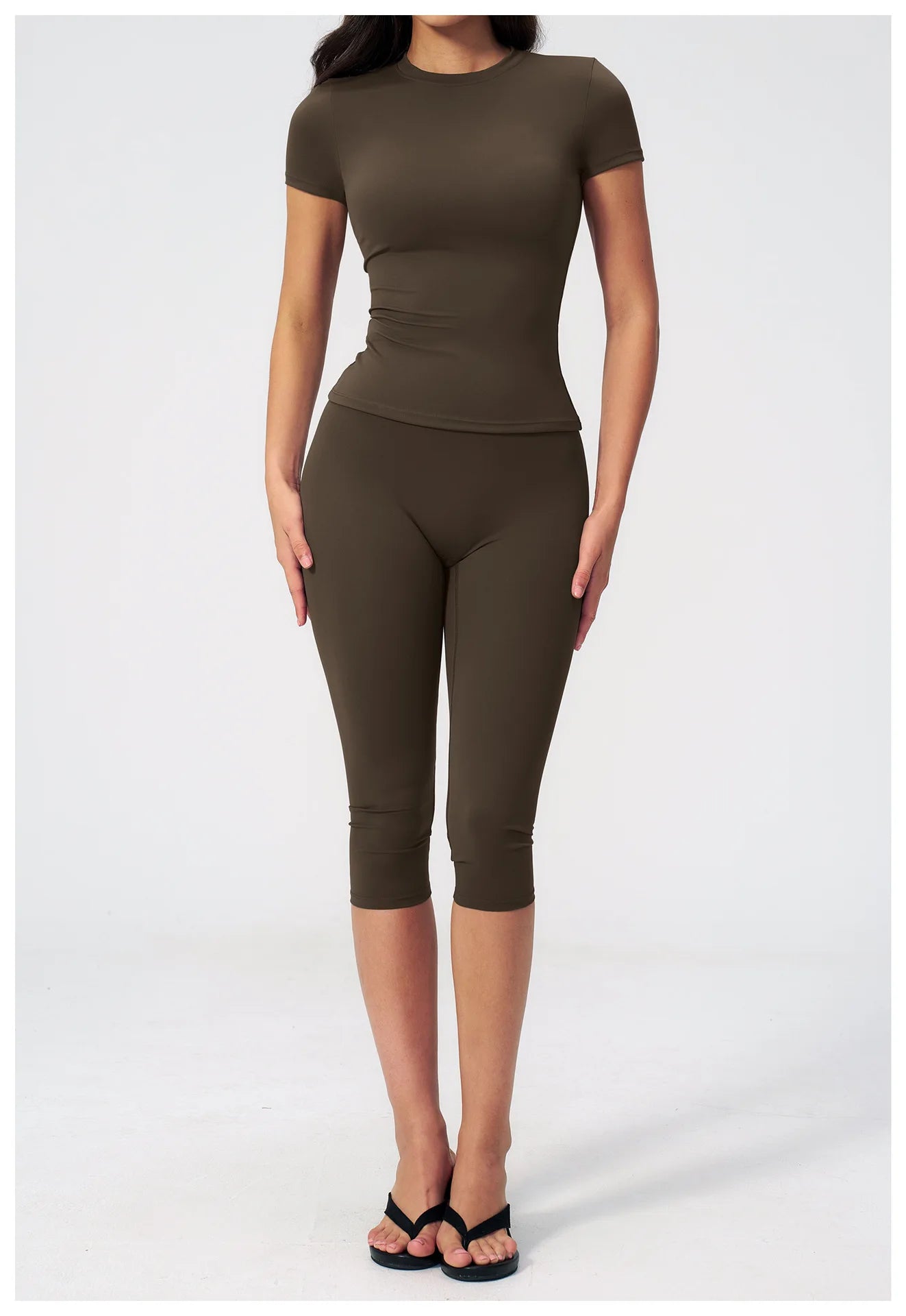 Sports Set Two Pieces Yoga Set Women's Sports Set Quick Drying Short Sleeve Fitness Set Gym Running Slim Capri Pants Sportswear