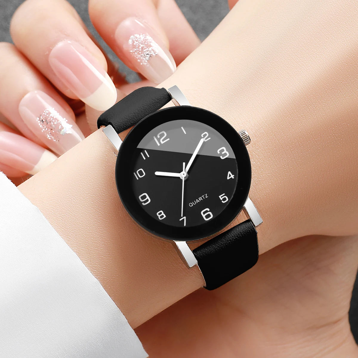 1/2PCS Fashion Couple's Watches Leather Strap Wristwatch Men Women Casual Arabic Dial Quartz Watches (Without Box)