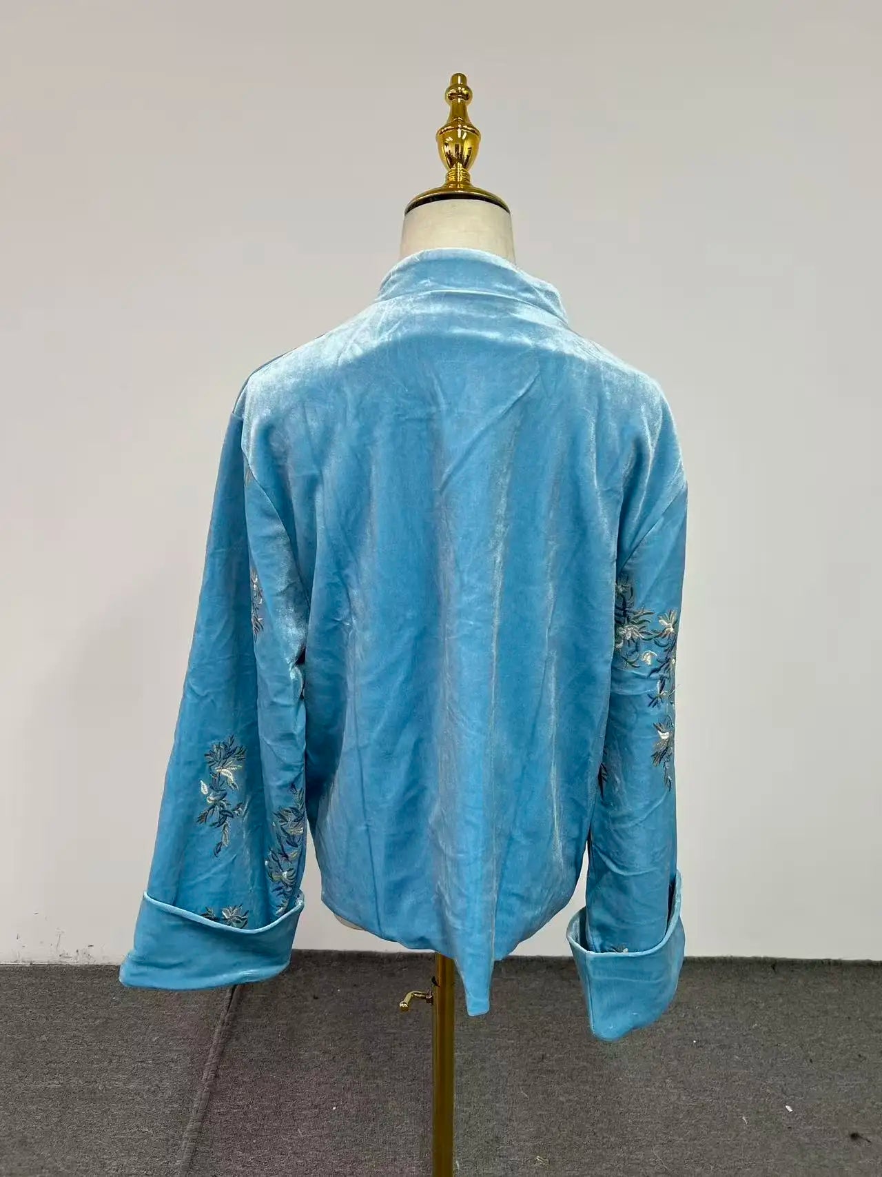 Winter Coat New Chinese Style Standing Collar Tang Suit Blue Embroidered Velvet Jacket Women Clothing Loose Short Coat Women Top