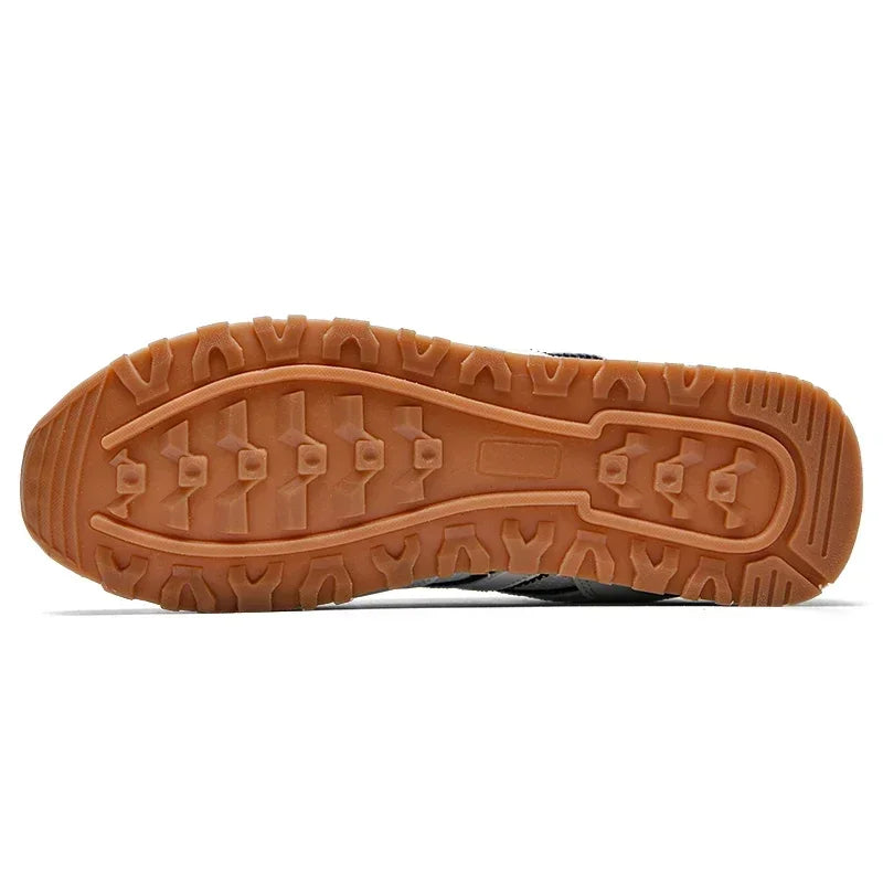 2024 Men Classical Running Shoes Lightweight Leather Outdoor Casual Sneakers Men Comfortable Sport Breathable Flat Jogging Shoes