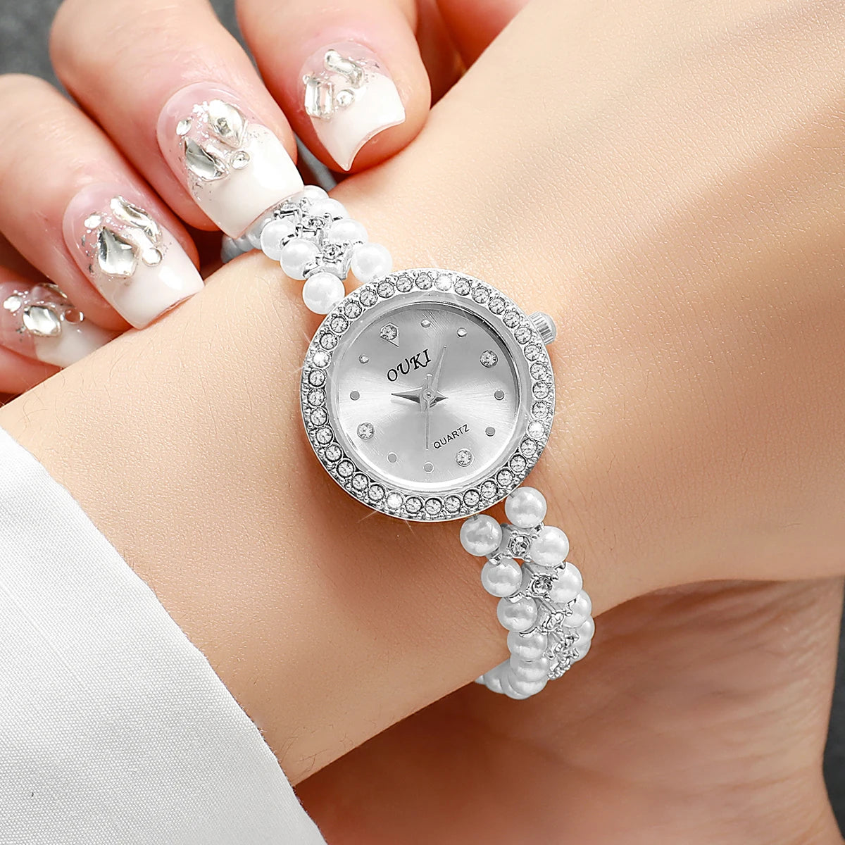 Fashion Women's Watches Ladies Imitation Pearls Alloy Band Analog Quartz Wristwatch Reloj Mujer（Without Box）