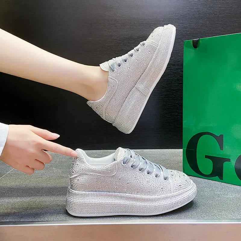 NEW Brand Women Fashion Casual Glitter Sparkling Sneakers Women Encrusted Lace Up Shoes White Sole Fashion Street Sneakers Shiny