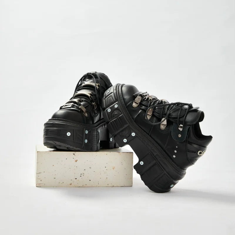 New Fashion Women Lace-Up Sneakers Round Toe Thick Bottom Metal Decoration Woman Ankle Botas Mujer Punk Party Rock Platform Shoe