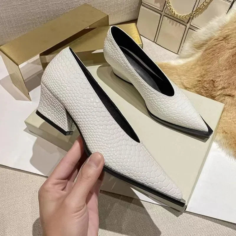 Fashionable Crocodile Leather Office Shoes 2024 Women's Simple Patent Leather Shallow High Heels Pointed Toe Women's High Heels