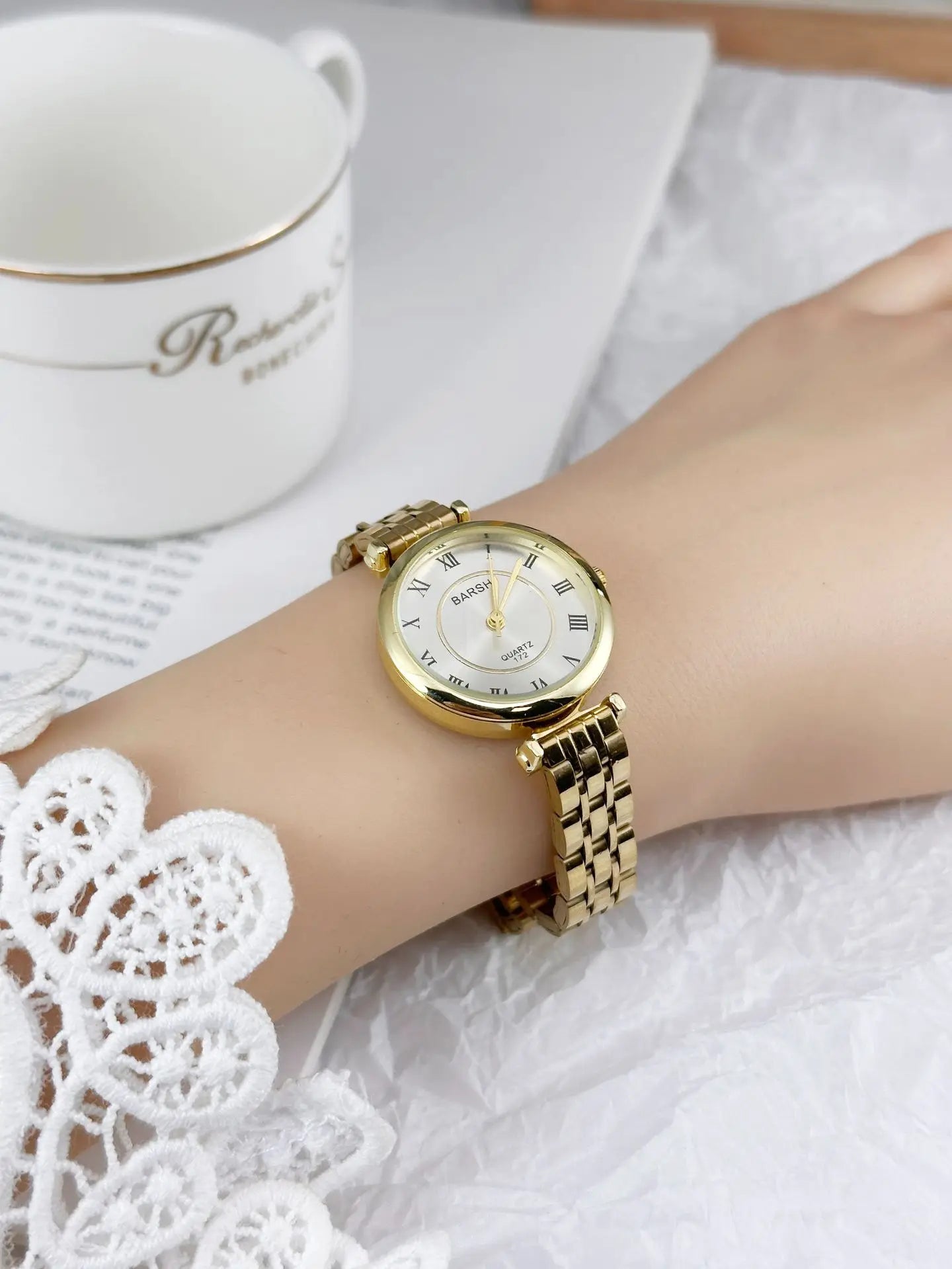 UTHAI New Women's Watch Steel Strap Exquisite Ladies' Watches Simple Thin Compact Fashion Wrist Watch Clock