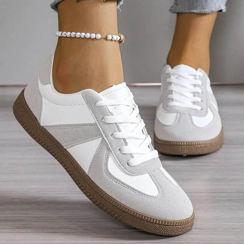 2025 autumn new flat sports shoes for women fashionable mixed color lace up vulcanized shoes comfortable casual shoes