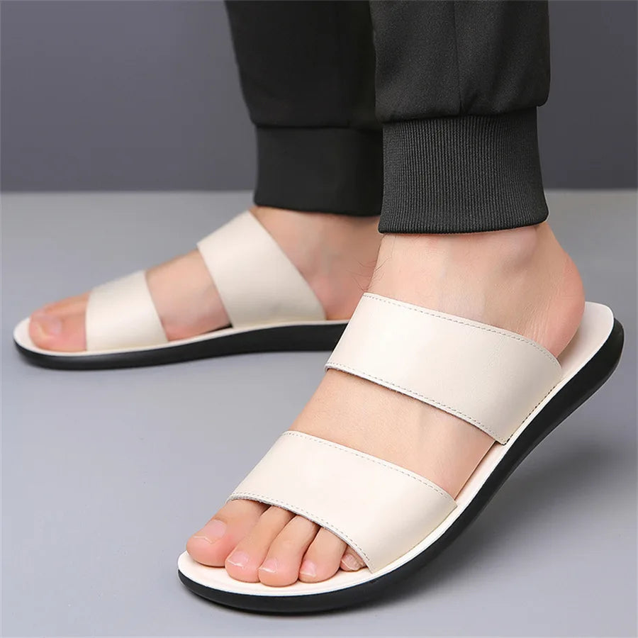 2025 Summer New Men's Slippers Fashion Leather Casual Slipper Outdoor Non Slip Flat Beach Sandals for Men Designer Male Shoes