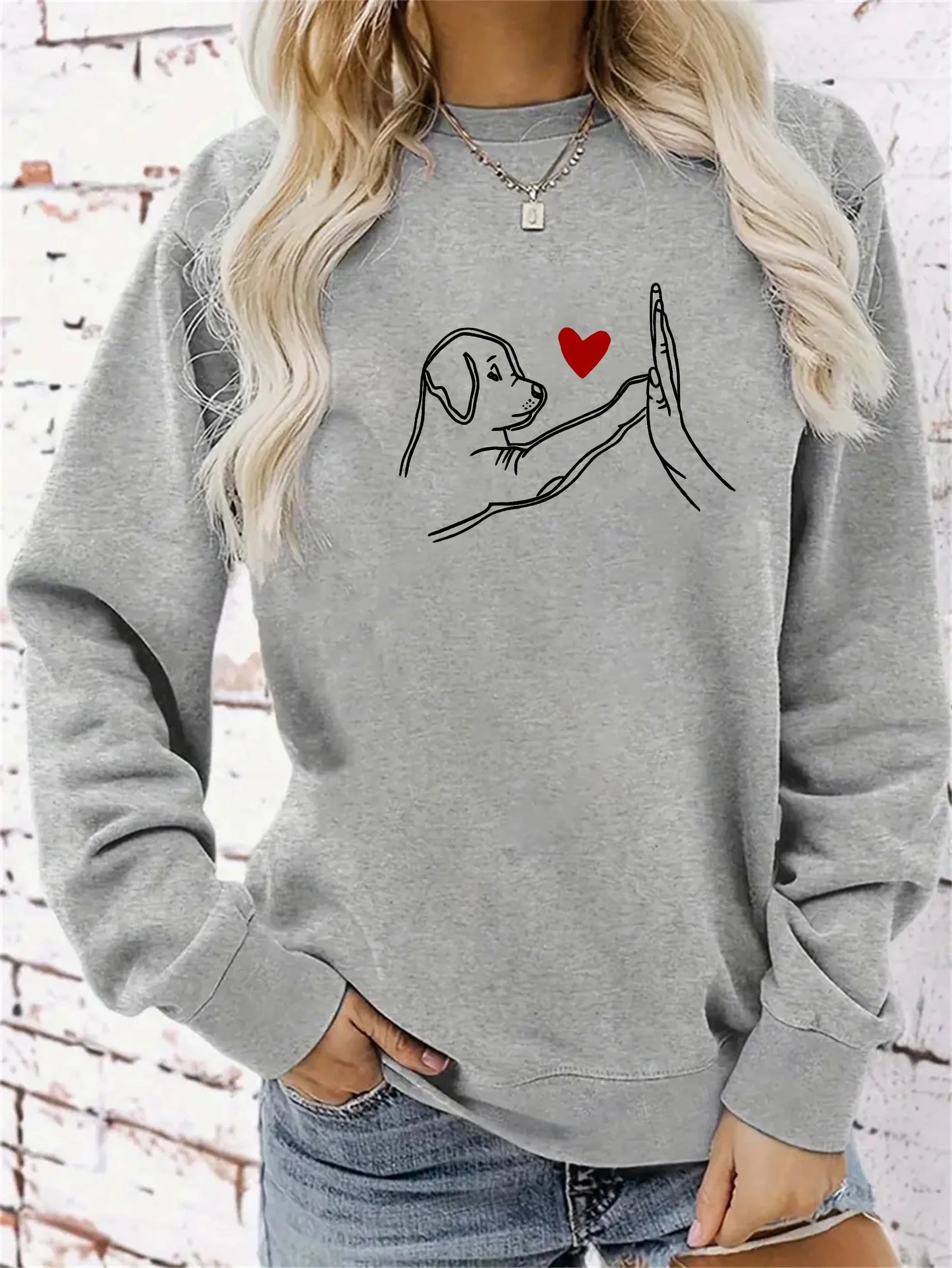 Women's Casual Heart Print Pullover Sweatshirt Geometric Design Long Sleeve Round Neck Machine Washable Regular Fit for Autum