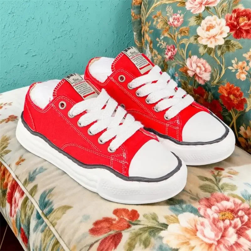 SneakersRetro Casual Unisex Sports Sneakers 2026 New: Streetwear Brand Couples Breathable Soft-Soled Versatile Student