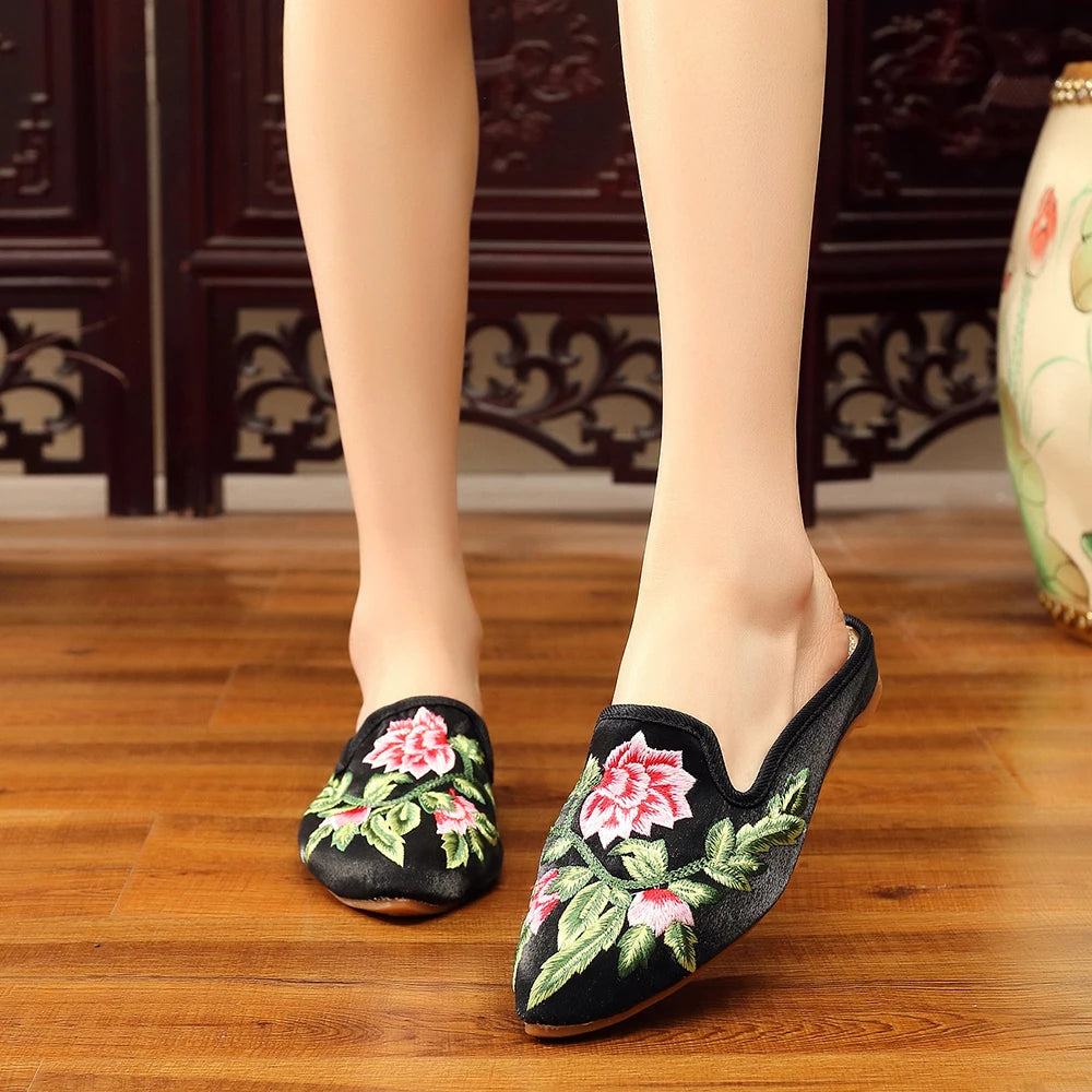 Veowalk Flowers Embroidered Women Flannel Cotton Mules Slippers Close Pointed Toe All Season Leisure Ladies Comfort Flat Shoes