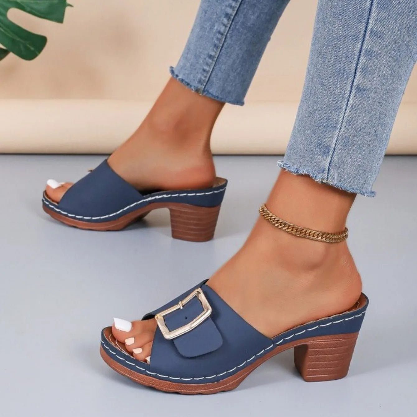 Women Sandals Summer New Fashion Soft Platform Shoes Ladies Chunky Heels Buckle Designer Slippers Outdoor High Heels Sandals