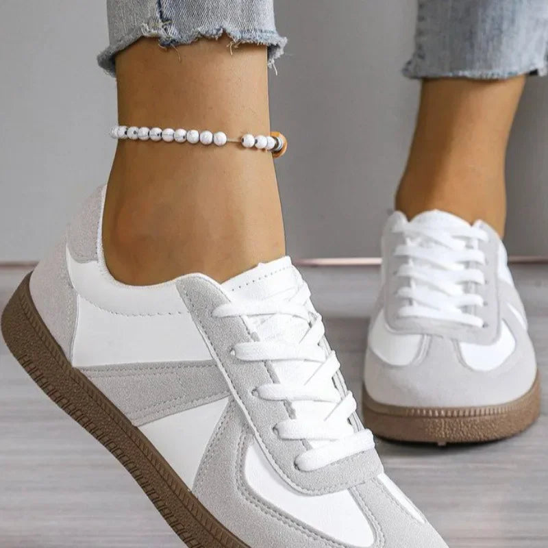 2025 autumn new flat sports shoes for women fashionable mixed color lace up vulcanized shoes comfortable casual shoes