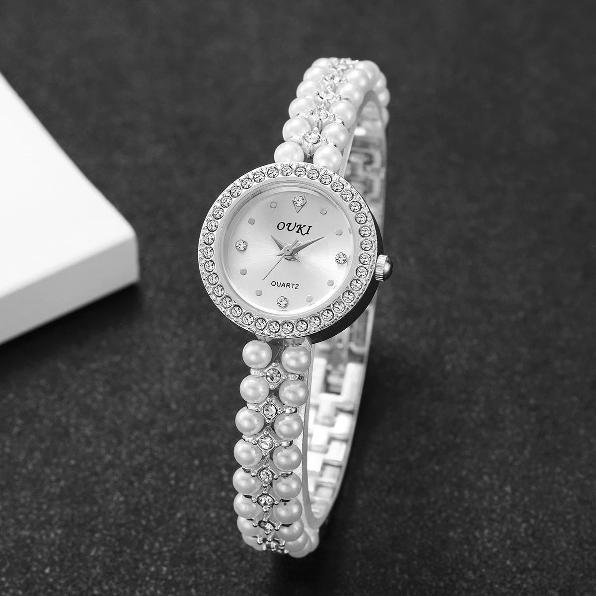 Fashion Women's Watches Ladies Imitation Pearls Alloy Band Analog Quartz Wristwatch Reloj Mujer（Without Box）