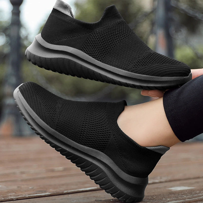 Men Sneakers Unisex Casual Shoes Soft Sole Slip-On Vulcanized Shoe Lightweight Loafers Plus Size Walking Men Shoes Tenis Hombres