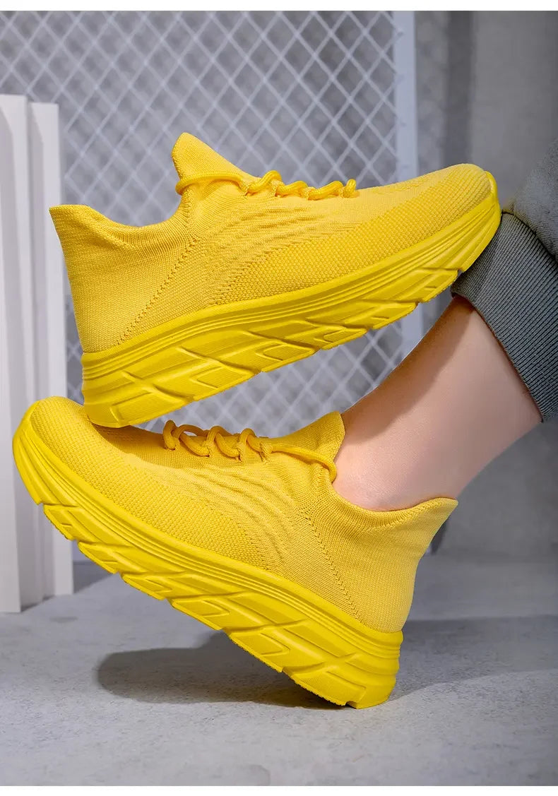 Men's Gray Running Shoes - Breathable Mesh Lace Cushioned Flat Boots Lightweight Sports Training Shoes Casual Style Design Shoes