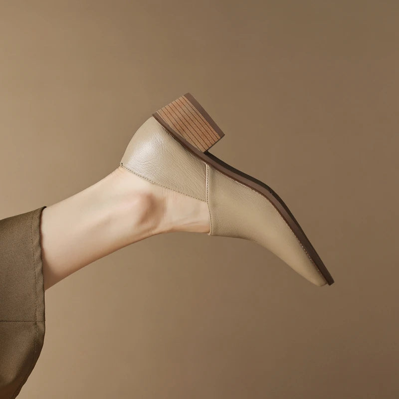 Women's New Simple and Comfortable Vintage Leather Pointed High Heels Large Lefu Shoes