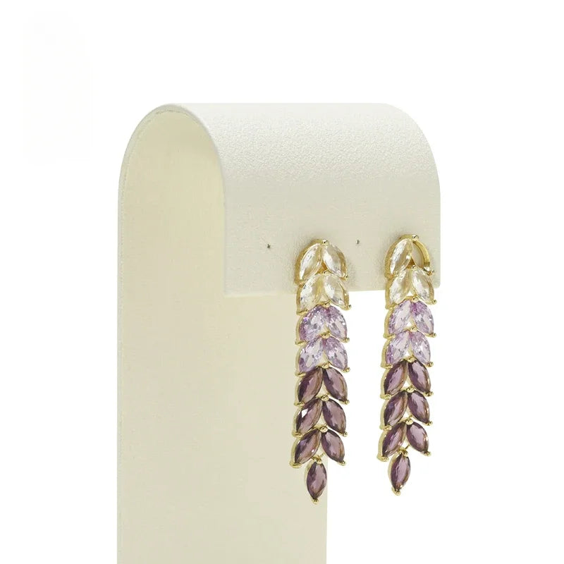 High end showcase jewelry display props, rings, necklaces, earrings display racks, counters, jewelry display sets, and tables