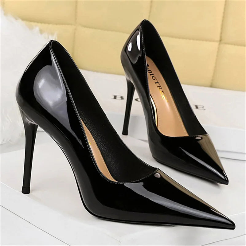 2023 Women Sexy 10cm High Heels Burgundy Nude Pumps Lady Stripper Stiletto Heels Glossy Leather Wedding Bridal Quality Red Shoes