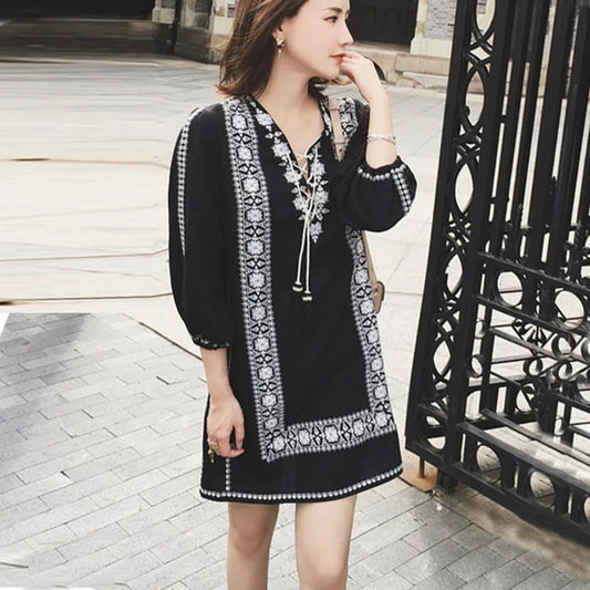 Bohemia Ethnic Floral Embroidery Short Dresses Women Robe Vintage Black Cotton Rayon Mini Summer Dress Beach Boho Vestidos