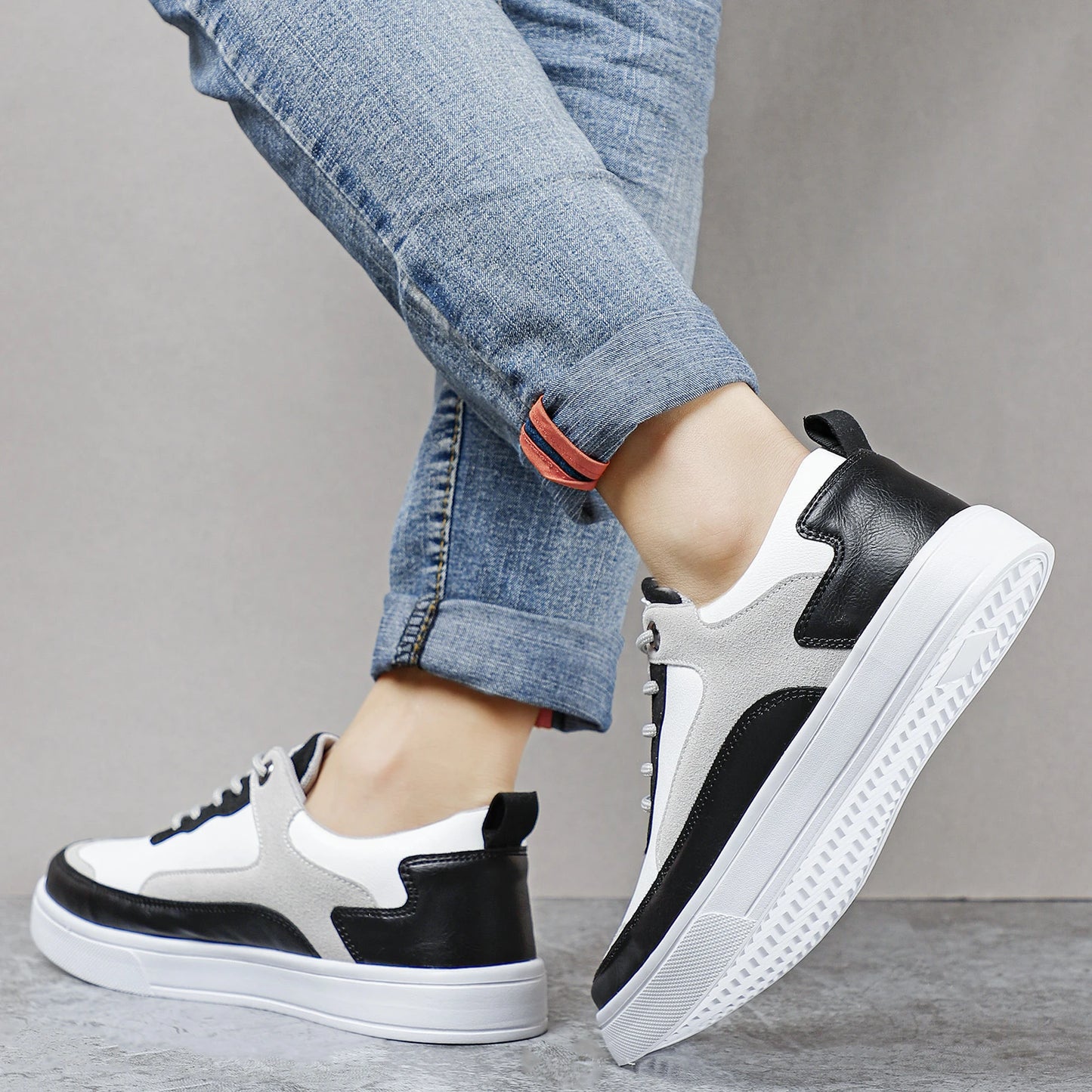 Trend Men's Casual Sneakers Lightweight Flat Shoes Comfortable Non Slip Running Shoes Soft Sole Vulcanized Shoes for Men Zapatos