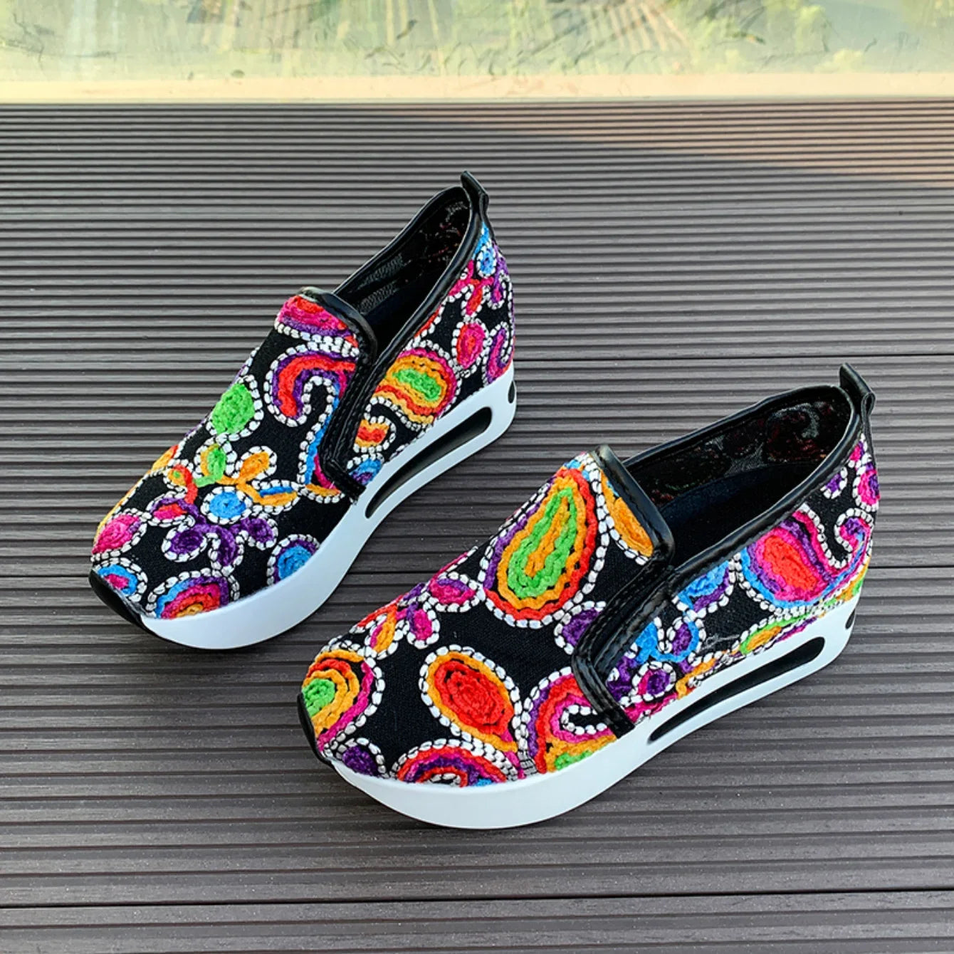 Women Sneakers Spring Autumn Slip on Casual Shoes for Women Embroidery Thick Platform Sneakers Women Breathable Mesh Loafers