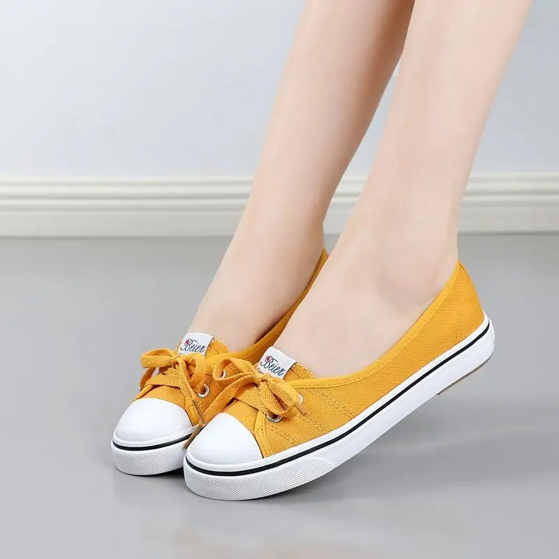 Red Women Footwear Flat Round Toe Black Canvas Ladies Shoes New Arrival 2025 Sale Cheap Vulcanized for Casual Urban 39 Walking A