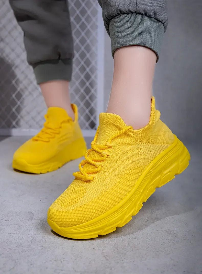 Men's Gray Running Shoes - Breathable Mesh Lace Cushioned Flat Boots Lightweight Sports Training Shoes Casual Style Design Shoes