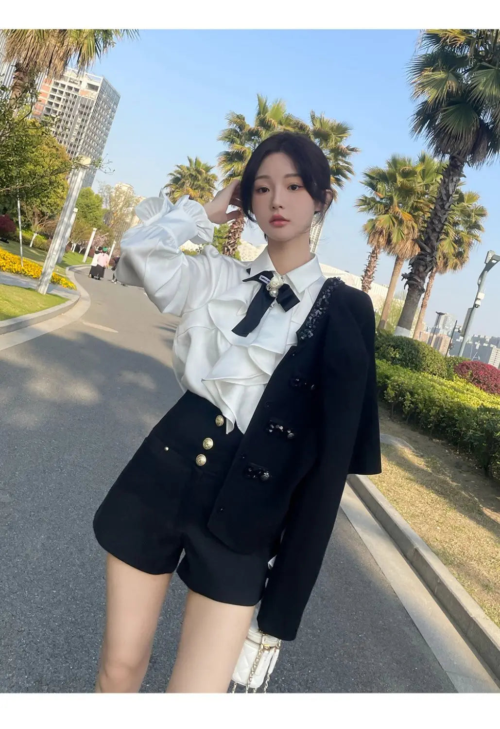 White Shirts Woman Lace Ruffles Blouses Sweet Female Peter Pan Coller Crop Long Sleeve Tops Preppy Ladies Temperament Tops Q190
