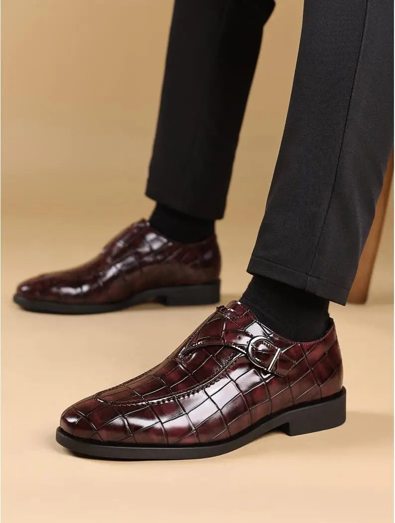Autumn Retro Men Formal Shoes Slip on Men Casual Loafers Brand Moccasin Buckle Brogue Business Formal Men Shoes New Style