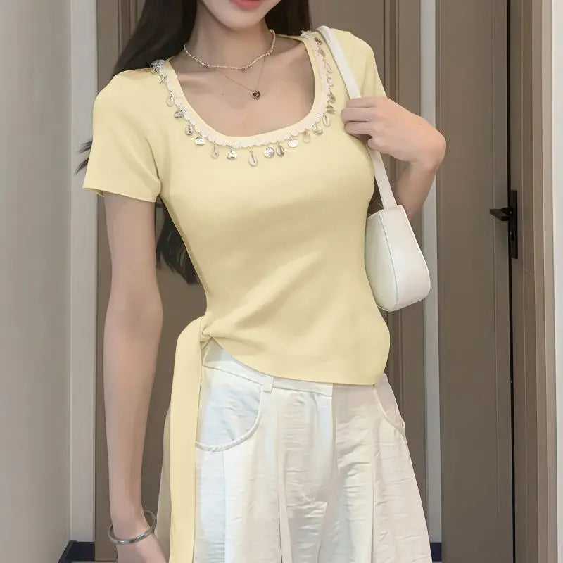Short-sleeved Women's Top Bestseller 2025 New French Stylish Design Slimming and Flattering, Popular Online Clothing