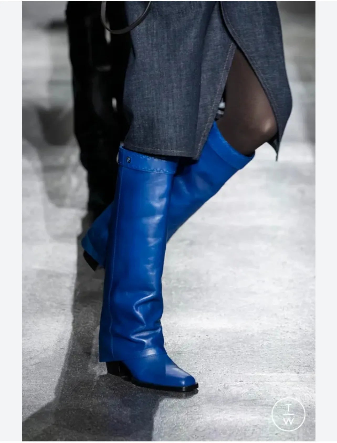 Elegant Temperament of European and American Women, Thick High Heels, Skirt Hem, Knee High Boots, Oversized Retro Knight Boots