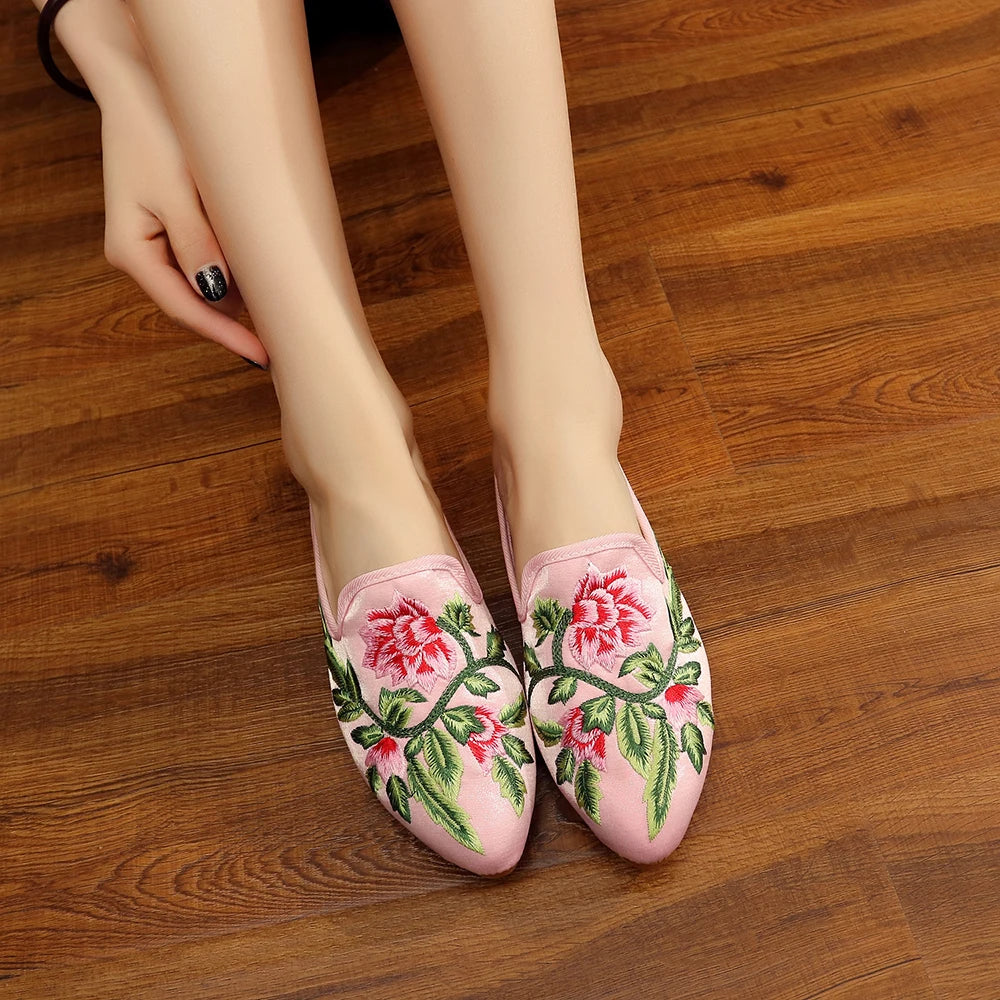 Veowalk Flowers Embroidered Women Flannel Cotton Mules Slippers Close Pointed Toe All Season Leisure Ladies Comfort Flat Shoes