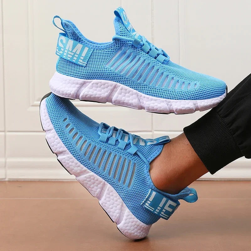 New Men's Sports Shoes with Cushioning Mesh Speculative Stage Hiking Shoes Anti Slip Comfortable Lightweight Gym Training Shoes